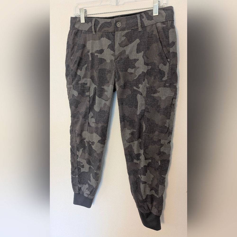 Prana Women's Camouflage Camo Cargo Ankle Jogger Pants Size 6 Gray EUC - Picture 3 of 11